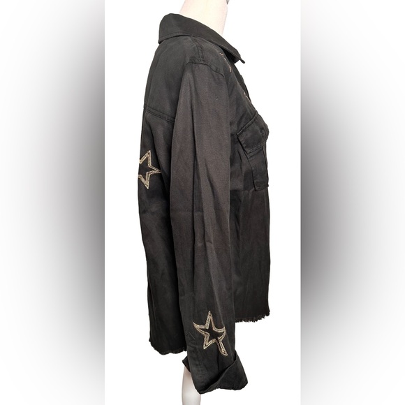Rails Black Star Women’s Button Down - Picture 4 of 10